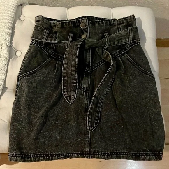 Gilli Ava Black Washed Paperbag Skirt - Picture 1 of 4